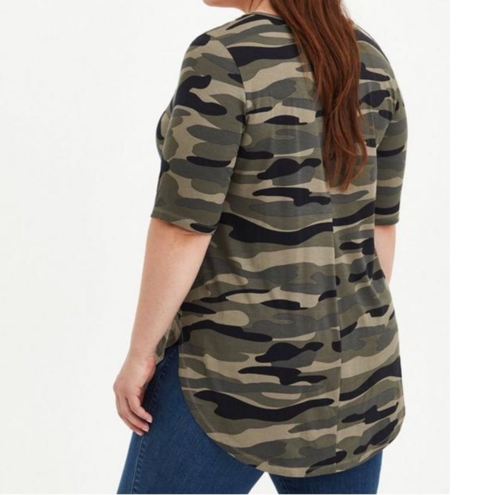 Torrid Camo Favorite Tunic Super Soft V-Neck Tunic Tee Size M NWT - Picture 3 of 5